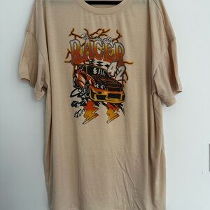 SHEIN | Woman’s Sz 1XL | Tan Short Sleeve Tee with Graphic Design